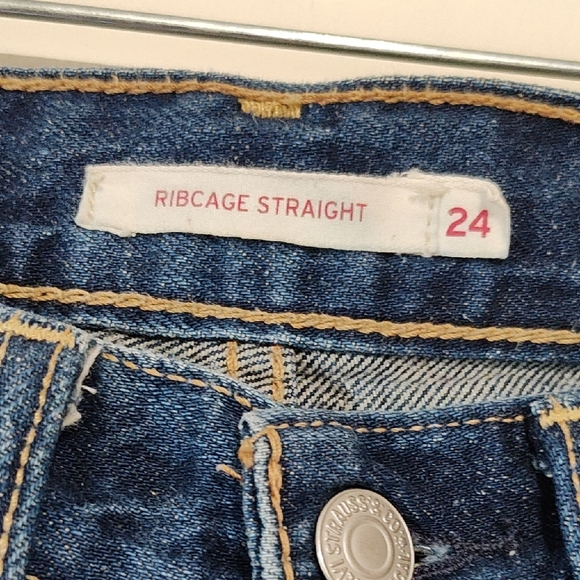 Levi's Dark Ribcage Straight Jeans size 24 - Picture 2 of 6